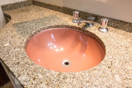 Apartamento para alugar com 350m², 4 quartos e 4 vagasBanheiro da suíte 2