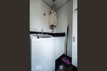 Área de serviço de kitnet/studio para alugar com 1 quarto, 50m² em Pinheiros, São Paulo