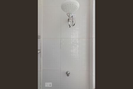 Banheiro de kitnet/studio para alugar com 1 quarto, 40m² em Vila Anglo Brasileira, São Paulo