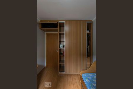 Apartamento para alugar com 96m², 3 quartos e 2 vagasQuarto 1 (Armários)