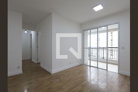 Sala de apartamento para alugar com 3 quartos, 70m² em Vila Suzana, São Paulo