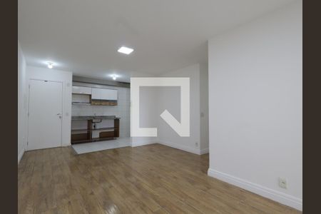 Sala de apartamento para alugar com 3 quartos, 70m² em Vila Suzana, São Paulo