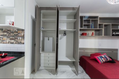 Detalhe dos armários de kitnet/studio à venda com 1 quarto, 26m² em Bethaville I, Barueri