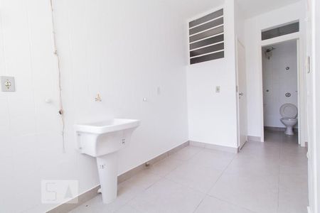 Apartamento à venda com 170m², 4 quartos e 2 vagas Apartamento à venda com 170m², 4 quartos e 2 vagasÁrea de serviço