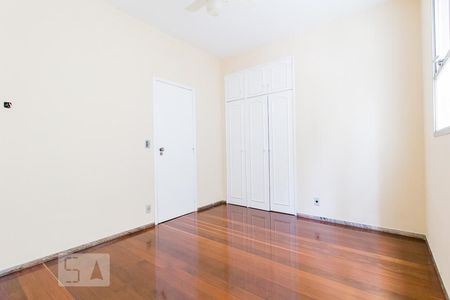 Apartamento à venda com 170m², 4 quartos e 2 vagas Apartamento à venda com 170m², 4 quartos e 2 vagasQuarto 2