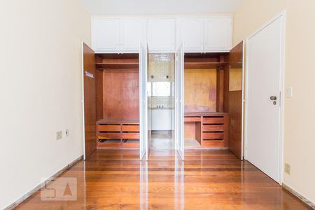 Apartamento à venda com 170m², 4 quartos e 2 vagas Apartamento à venda com 170m², 4 quartos e 2 vagasSuíte