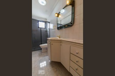 Banheiro social de apartamento para alugar com 2 quartos, 80m² em Jardim Zaira, Guarulhos