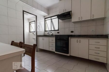 Cozinha de apartamento para alugar com 2 quartos, 80m² em Jardim Zaira, Guarulhos