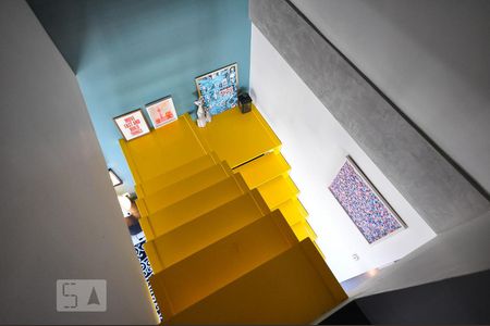 Apartamento à venda com 84m², 1 quarto e 2 vagasEscada