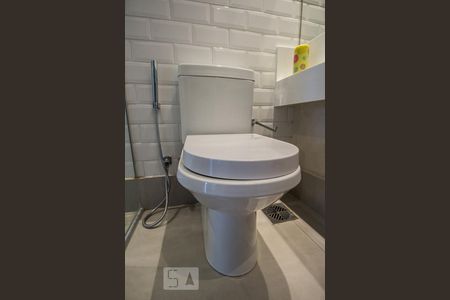 Apartamento à venda com 135m², 3 quartos e 1 vaga Apartamento à venda com 135m², 3 quartos e 1 vagaBanheiro social detalhe