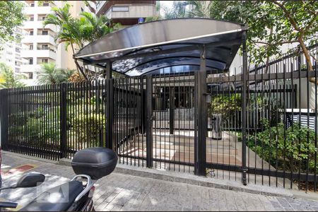 Apartamento à venda com 262m², 4 quartos e 4 vagasFachada