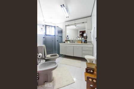 Apartamento à venda com 262m², 4 quartos e 4 vagasBanheiro