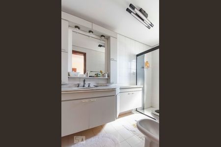 Apartamento à venda com 262m², 4 quartos e 4 vagasBanheiro Suíte 1