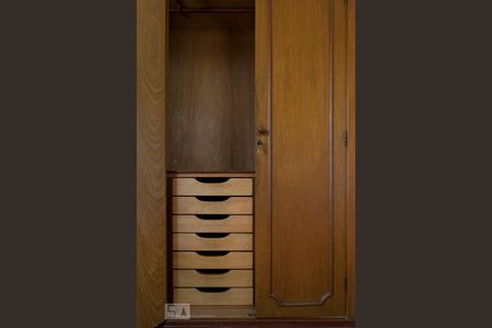 Apartamento à venda com 66m², 3 quartos e 1 vagaQuarto 2 (Armários)