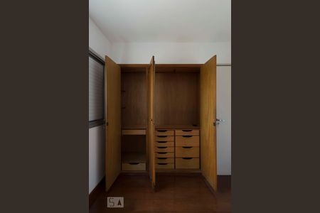 Apartamento à venda com 66m², 3 quartos e 1 vagaQuarto 2 (Armários)