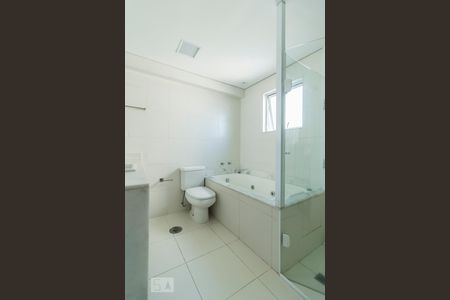 Apartamento à venda com 240m², 4 quartos e 2 vagasBanheiro Suite 2