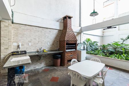 Apartamento à venda com 240m², 4 quartos e 2 vagasChurrasqueira