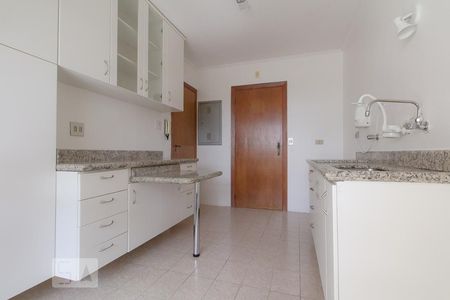 Apartamento à venda com 117m², 3 quartos e 2 vagas Apartamento à venda com 117m², 3 quartos e 2 vagasCozinha