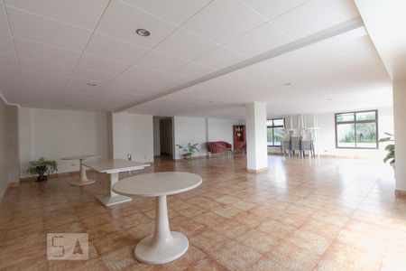 Apartamento à venda com 117m², 3 quartos e 2 vagas Apartamento à venda com 117m², 3 quartos e 2 vagasSalão de festas