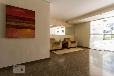 Apartamento para alugar com 123m², 3 quartos e 2 vagasHall social visto do elevador