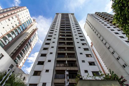 Apartamento para alugar com 123m², 3 quartos e 2 vagasFachada