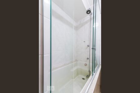 Apartamento para alugar com 147m², 3 quartos e 2 vagasBanheira/box/chuveiro banheiro social 