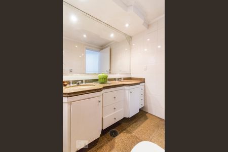 Apartamento para alugar com 147m², 3 quartos e 2 vagasBanheiro suíte 