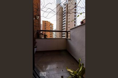 Apartamento para alugar com 147m², 3 quartos e 2 vagasVaranda 
