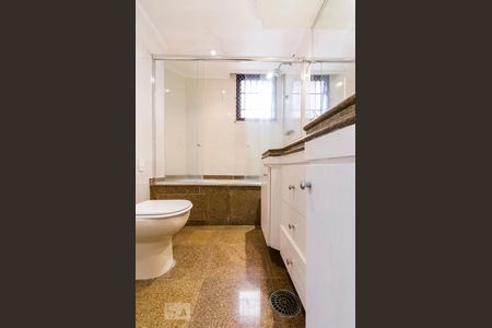 Apartamento para alugar com 147m², 3 quartos e 2 vagasBanheiro suíte com banheira 