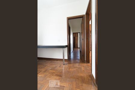 Apartamento à venda com 280m², 4 quartos e 3 vagasCorredor