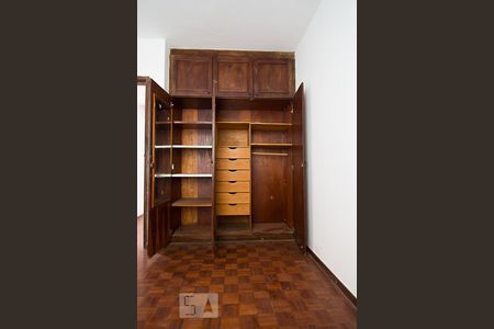 Apartamento à venda com 288m², 4 quartos e 2 vagasArmário