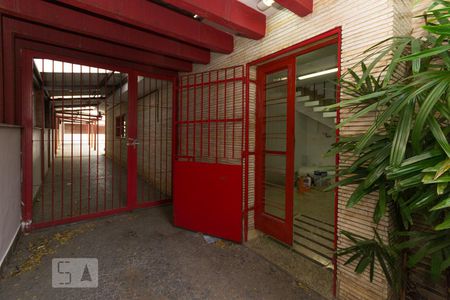 Casa à venda com 361m², 7 quartos e sem vaga Casa à venda com 361m², 7 quartos e sem vagaDetalhe do quintal