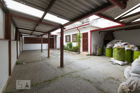 Casa à venda com 361m², 7 quartos e sem vaga Casa à venda com 361m², 7 quartos e sem vagaQuintal