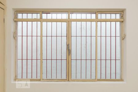 Casa à venda com 361m², 7 quartos e sem vaga Casa à venda com 361m², 7 quartos e sem vagaJanela do quarto 2