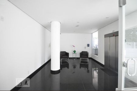 Apartamento à venda com 132m², 4 quartos e 2 vagasHall social