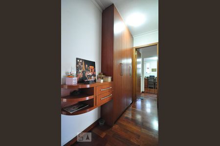 Apartamento à venda com 132m², 4 quartos e 2 vagasCorredor