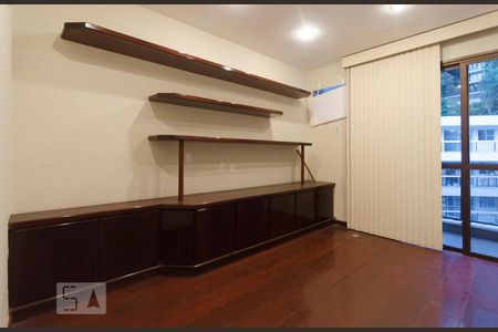 Apartamento à venda com 275m², 3 quartos e 3 vagasSegundo quarto