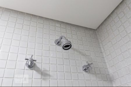 Banheiro de apartamento para alugar com 1 quarto, 50m² em Empresarial 18 do Forte, Barueri