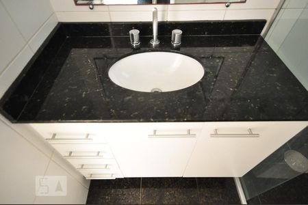 Detalhe do banheiro de apartamento para alugar com 2 quartos, 74m² em Vila Gomes, São Paulo