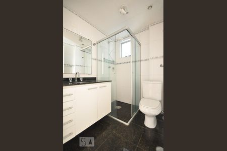 Banheiro de apartamento para alugar com 2 quartos, 74m² em Vila Gomes, São Paulo