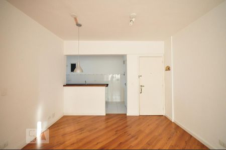 Sala de apartamento para alugar com 2 quartos, 74m² em Vila Gomes, São Paulo