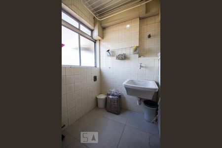 Apartamento à venda com 120m², 3 quartos e 1 vaga Apartamento à venda com 120m², 3 quartos e 1 vagaLavanderia