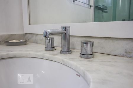 Apartamento à venda com 120m², 3 quartos e 1 vaga Apartamento à venda com 120m², 3 quartos e 1 vagaBanheiro social detalhe