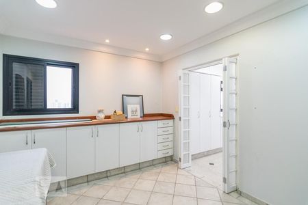 Apartamento à venda com 450m², 5 quartos e 4 vagas Apartamento à venda com 450m², 5 quartos e 4 vagasSala de Serviço