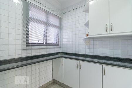 Apartamento à venda com 450m², 5 quartos e 4 vagas Apartamento à venda com 450m², 5 quartos e 4 vagasDespensa