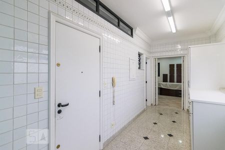 Apartamento à venda com 450m², 5 quartos e 4 vagas Apartamento à venda com 450m², 5 quartos e 4 vagasÁrea de Serviço