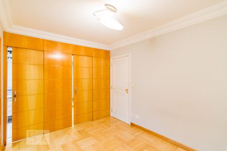Apartamento à venda com 450m², 5 quartos e 4 vagas Apartamento à venda com 450m², 5 quartos e 4 vagasSuíte 3