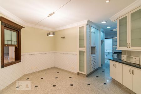 Apartamento à venda com 450m², 5 quartos e 4 vagas Apartamento à venda com 450m², 5 quartos e 4 vagasCopa