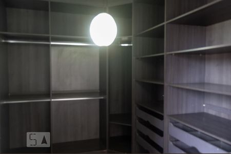 Closet do quarto 1 de apartamento para alugar com 2 quartos, 65m² em Vila Lúcia, São Paulo