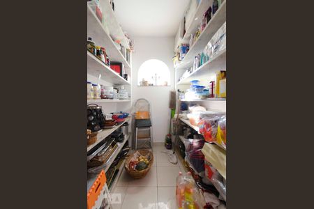 Casa à venda com 577m², 5 quartos e 7 vagasDespensa Cozinha